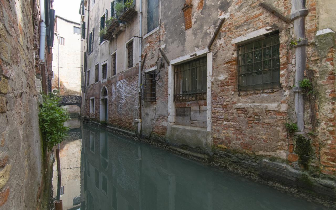 Love Gentile Venesia Bagian luar foto